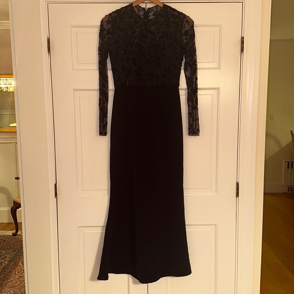 Navy Blue Evening Gown with Sequin Detail and Mermaid Silhouette. - Picture 1 of 7